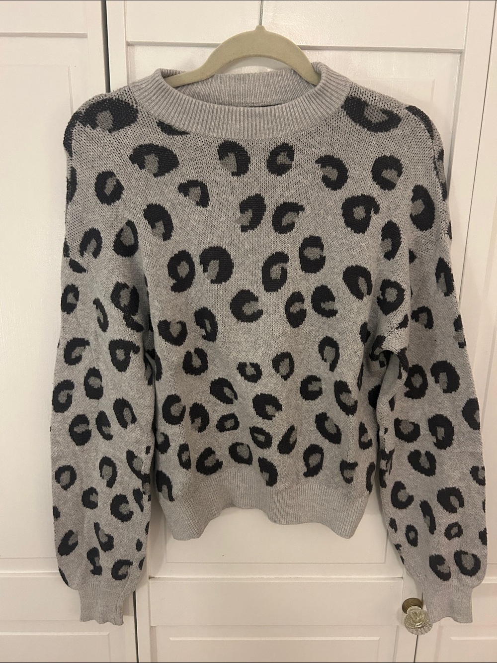 Abercrombie & Fitch Gray and Black Leopard Crewneck Sweater